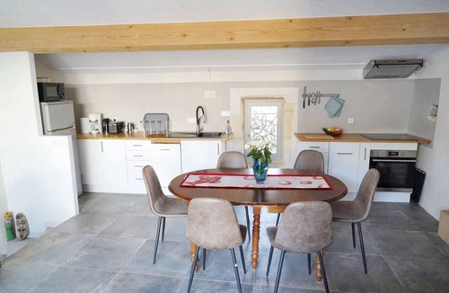 Boulbon Apartment | Homerez - Apartment in Boulbon