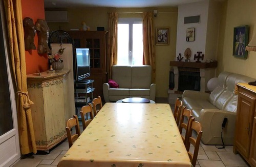 Bouchet House | Homerez - Big house for 9 ppl. with swimming-pool, jacuzzi and garden at Bouchet