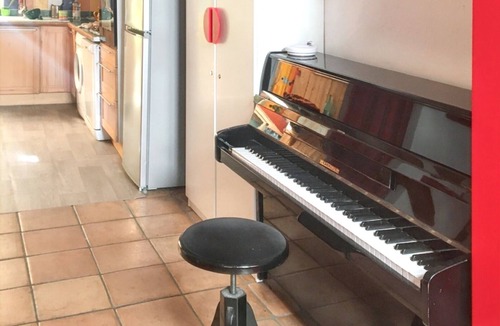 Avignon City Centre House | Homerez - Charming house near Avignon with terrace