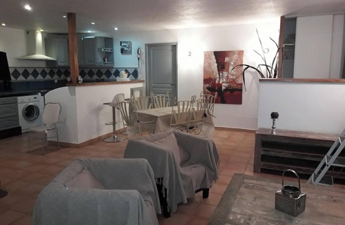 Maillane House | Homerez - Charming house in Maillane with a private pool
