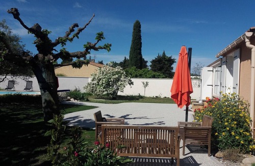 Velleron House | Homerez - Charming House with Private Pool in Velleron
