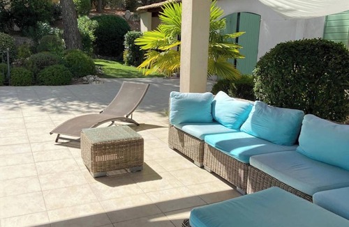 Pont Royal Villa | Homerez - Charming Villa in Mallemort with Pool