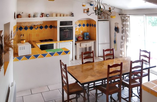 Saint-Michel-l'Observatoire Villa | Homerez - Charming Villa in Dauphin with Private Pool