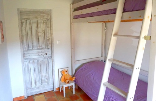Simiane-la-Rotonde House | Homerez - House for 8 ppl. with shared pool and jacuzzi at Simaine La Rotonde