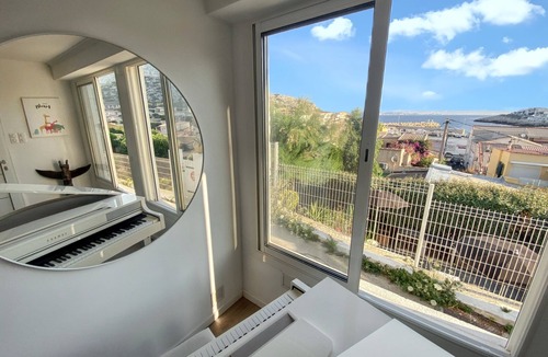 8th Arrondissement House | Homerez - House Calanques Marseille.