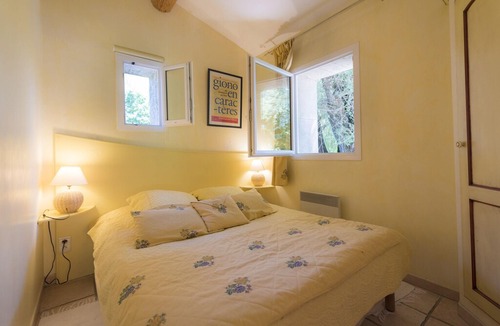 Forcalquier Apartment | Homerez last minute deal - Amazing apartment with shared pool