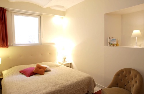 Forcalquier Apartment | Homerez last minute deal - Amazing apartment with shared pool