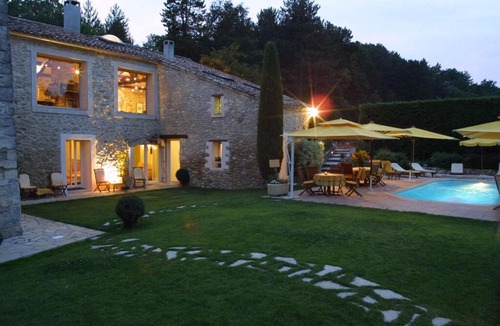 Forcalquier Apartment | Homerez last minute deal - Amazing studio with shared pool