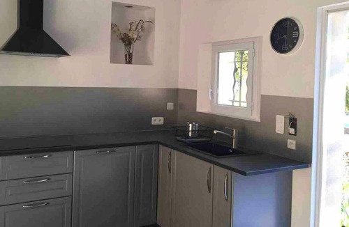 Venasque House | Homerez - Nice property for 4 ppl. with shared pool and terrace at Venasque