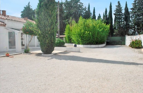 Meynes Villa | Homerez - Spacious and Elegant Villa in Meynes with Private Pool