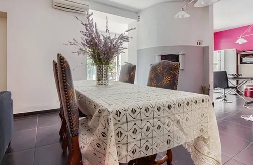 Morieres-les-Avignon Villa | Homerez - Villa in Morières-lès-Avignon