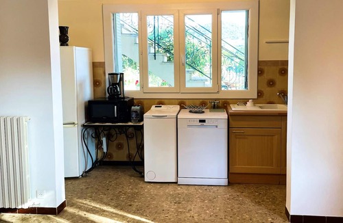 Sablet Villa | Homerez - Villa for 12 ppl. with swimming-pool, garden and terrace at Sablet