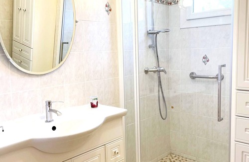 Sablet Villa | Homerez - Villa for 12 ppl. with swimming-pool, garden and terrace at Sablet