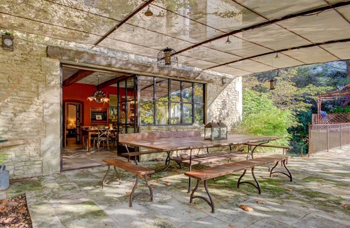 Lambesc Villa | Homerez - Villa in Lambesc with Pool and Spa