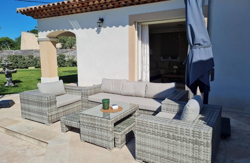 Lorgues Villa | Homerez - Villa in Lorgues, pool and jacuzzi