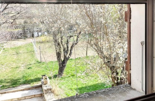 Sisteron Villa | Homerez - Villa in Sisteron with Pool