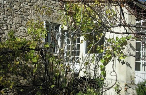 Reillanne House | Homerez - Welcoming House in Reillanne with Enclosed Garden