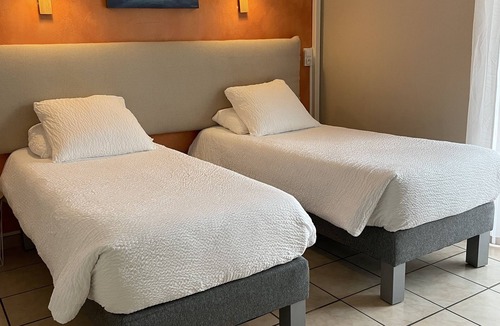 Roquemaure Hotel | Hotel Le Clément V