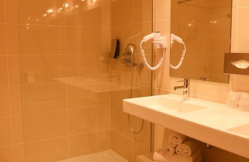 Chateauneuf-le-Rouge Hotel | Hotel Mercure Aix en Provence Sainte Victoire