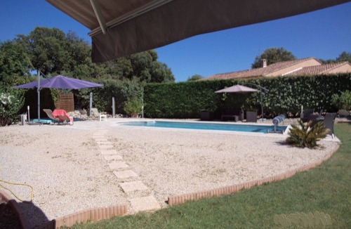 Peyrolles-en-Provence House | House 140m2. With garden, swimming pool 3 bedrooms 1 bathroom and 1 shower room.