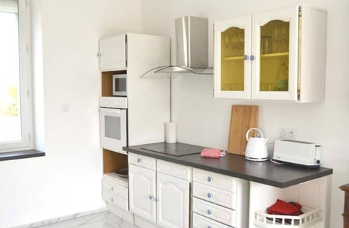 Orange House | House 140 m², 5 bedrooms, swimming pool, near center