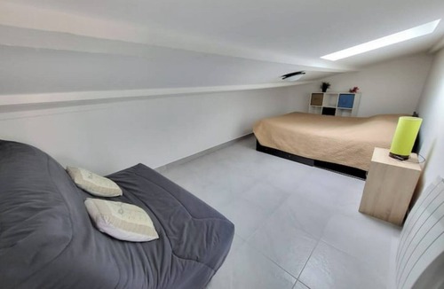 Port-de-Bouc Apartment | House 20 meters from the sea, 5 km from Martigues!
