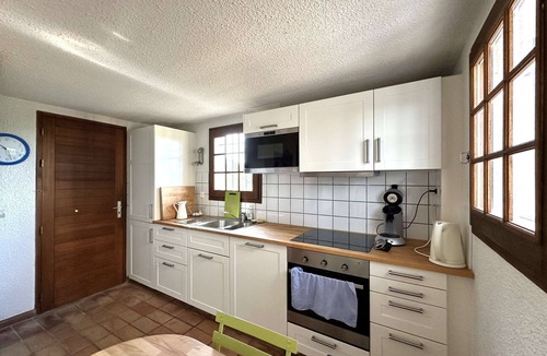 La Londe-les-Maures House | House for 6 to 8 People in a Private Estate with Shared Pool