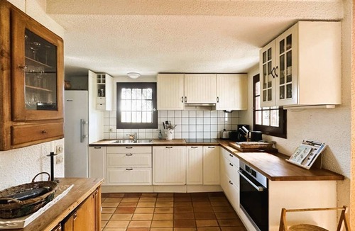 La Londe-les-Maures House | House for 6 people in private domain with collective swimming pool