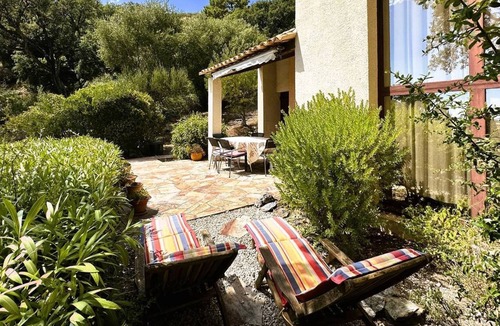 La Londe-les-Maures House | House for 6 people in private domain with collective swimming pool