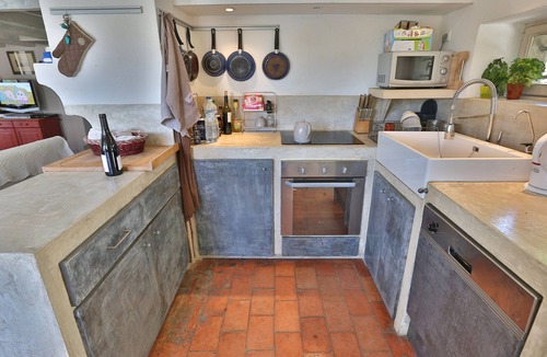 Gordes House | House in stones for 10 guests. 2,5 hectares of protected nature, Luberon view