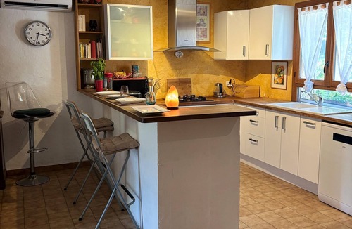 Puyricard House | House near village with garden, swimming pool, air conditioning