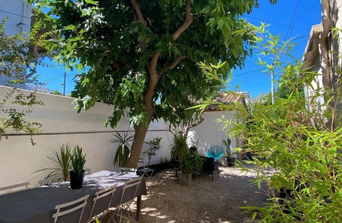 8th Arrondissement House | House with garden Marseille Pointe Rouge near beaches