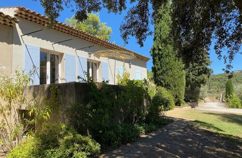 La Bastidonne House | house with peaceful pool, south Luberon, between vineyards and olive trees