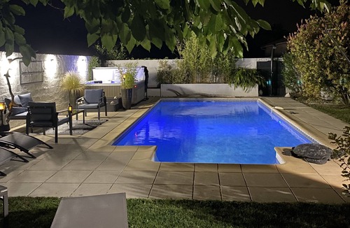 Garons House | House with private pool, Jacuzzi and air conditioning near Nîmes Arles Camargue and sea!