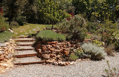 Jouques House | House with swimming pool in the heart of Provence