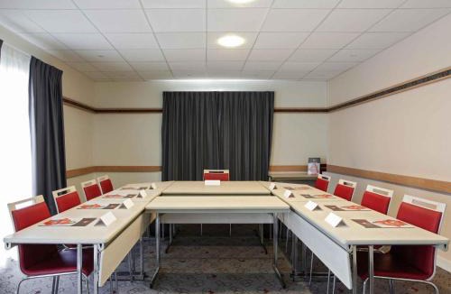 Manosque Hotel | ibis Manosque Cadarache