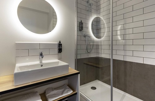 Marignane Hotel | Ibis Marseille Marignane Technopole