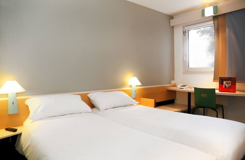 Orange Hotel | ibis Orange Centre Echangeur A7 A9