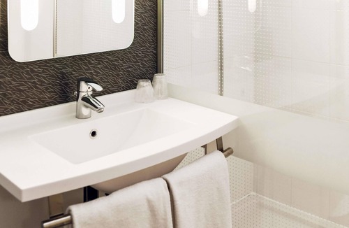 Orange Hotel | ibis Orange Centre Echangeur A7 A9