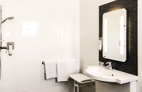 Orange Hotel | ibis Orange Centre Echangeur A7 A9