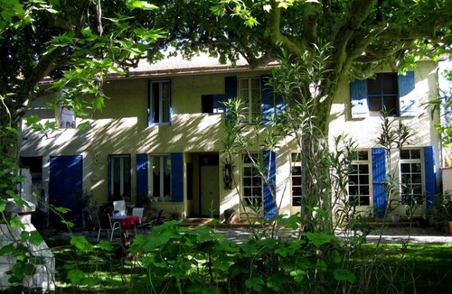 Noves Apartment | Ideally located and very peaceful - with a patio and garden