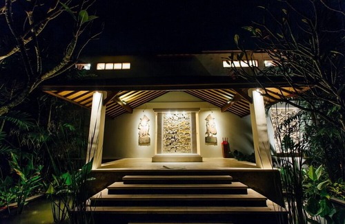 Ketewel Villa | Idyllic 4BR Beach Front Villa Set In Pabean Beach! 9Min Drive To Bali Safari!