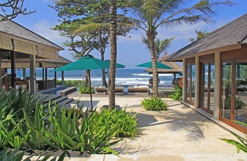 Ketewel Villa | Idyllic 4BR Beach Front Villa Set In Pabean Beach! 9Min Drive To Bali Safari!
