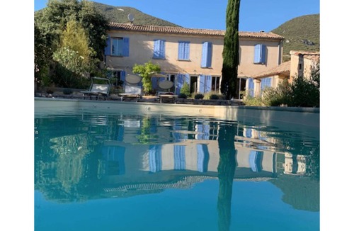 Rustrel House | In the heart of Luberon Provence, an old school with antique, artworks & design!