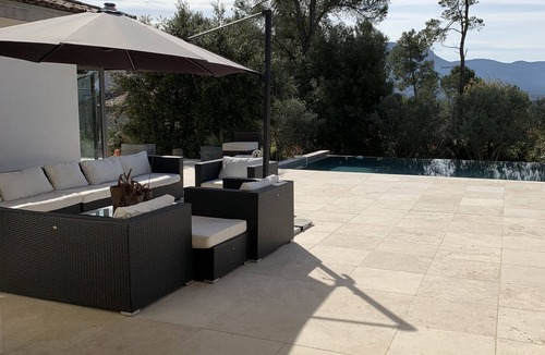 Pourrieres House | In the heart of nature, just a few kilometers from Aix-en-Provence, a change of scenery guaranteed.