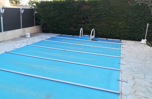 Reillanne House | In the heart of the Luberon Luxury apartment with private heated pool in a quiet