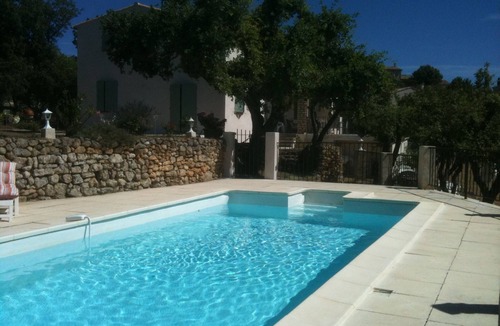 Viens Villa | In the heart of the Luberon, spacious villa with private pool and jacuzzi