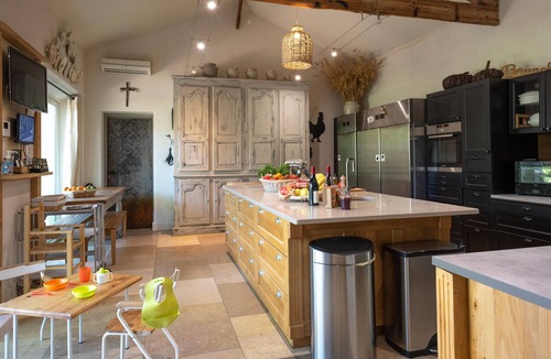 Cabannes Other | In the Mas des Pampres, Provence is at your fingertips