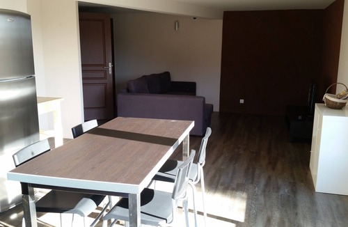 Mondragon Apartment | In the middle of the vineyards heated pool air conditioning inwinegrower's house