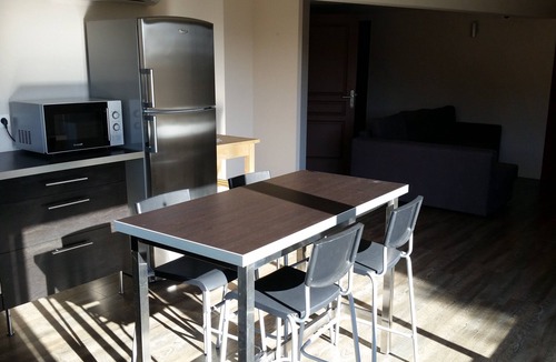 Mondragon Apartment | In the middle of the vineyards heated pool air conditioning inwinegrower's house